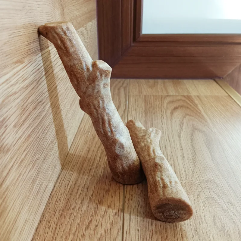 木の枝の犬の噛むおもちゃ
